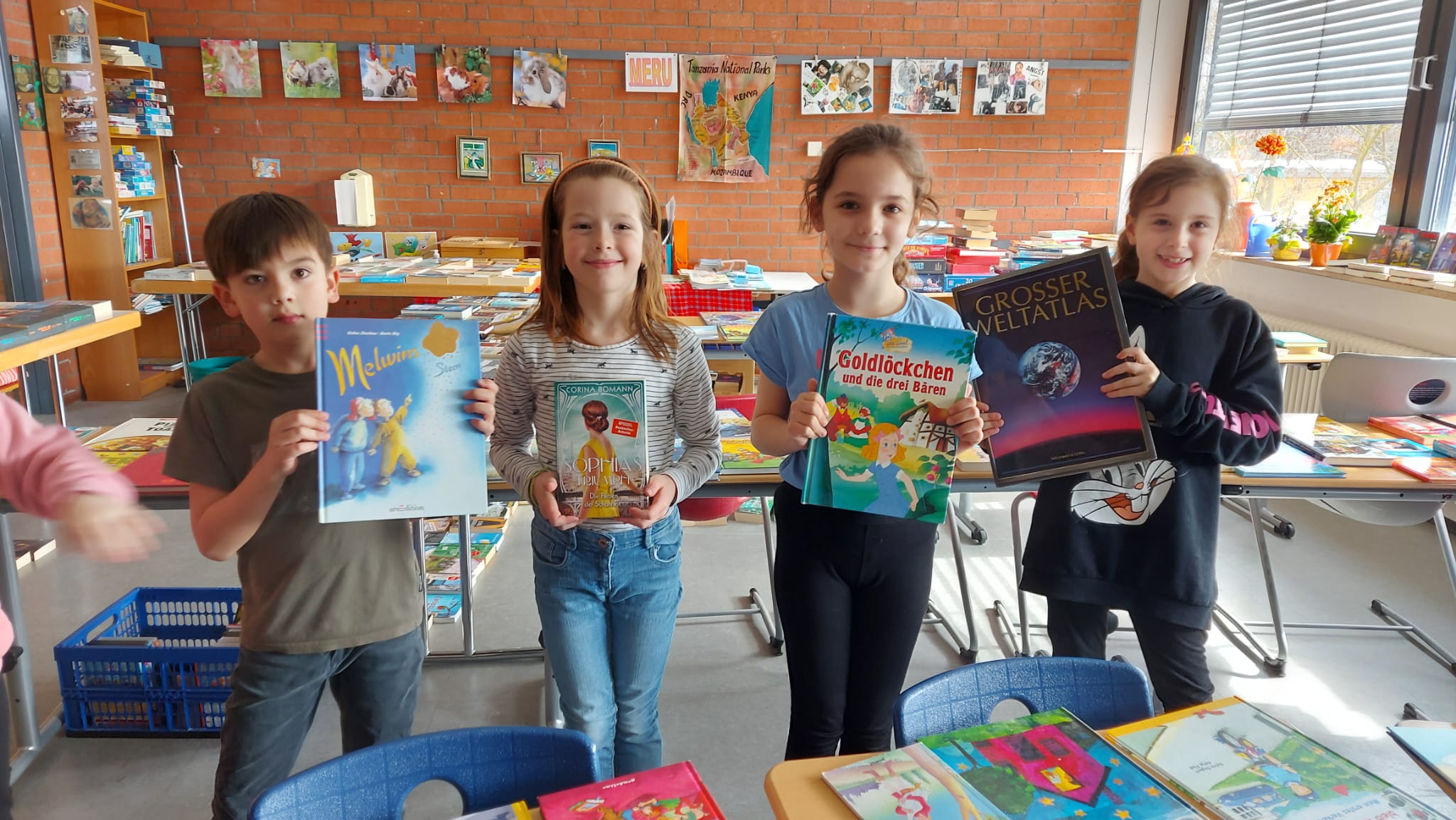 Bücherflohmarkt für unsere Partnerschule